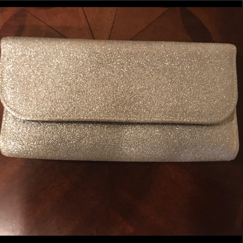 Fun sparkle clutch